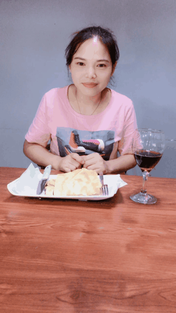 邻村二妮菜煎饼、优雅的吃菜煎饼.gif 邻村二妮菜煎饼、优雅的吃菜煎饼.gif