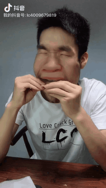 邻村二妮菜煎饼、二妮菜煎饼逍遥吃法.gif 邻村二妮菜煎饼、二妮菜煎饼逍遥吃法.gif